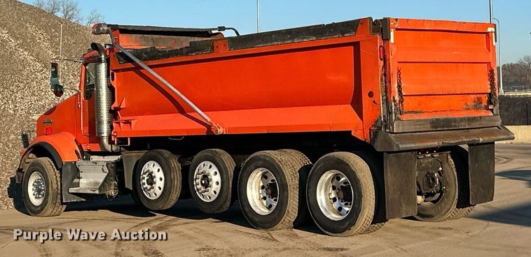 image for item DQ7414 2007 Kenworth  T800 dump truck