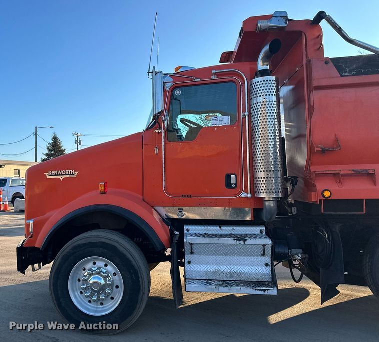 image for item DQ7414 2007 Kenworth  T800 dump truck