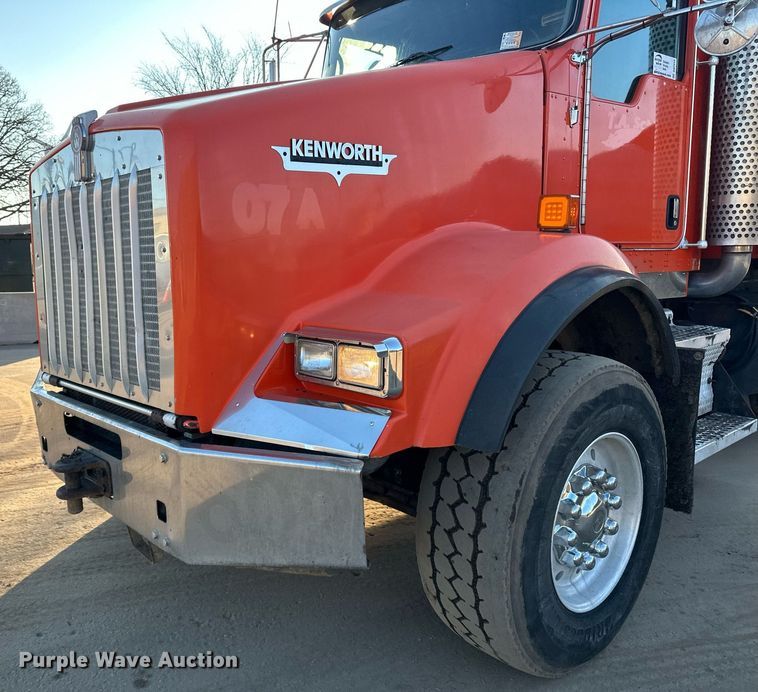 image for item DQ7414 2007 Kenworth  T800 dump truck