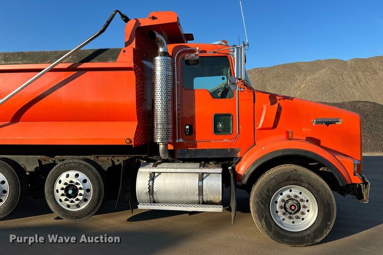 image for item DQ7414 2007 Kenworth  T800 dump truck