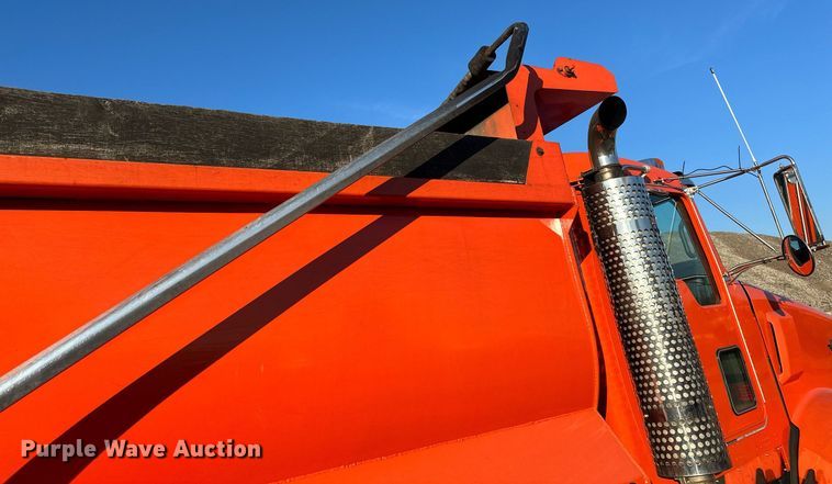 image for item DQ7414 2007 Kenworth  T800 dump truck