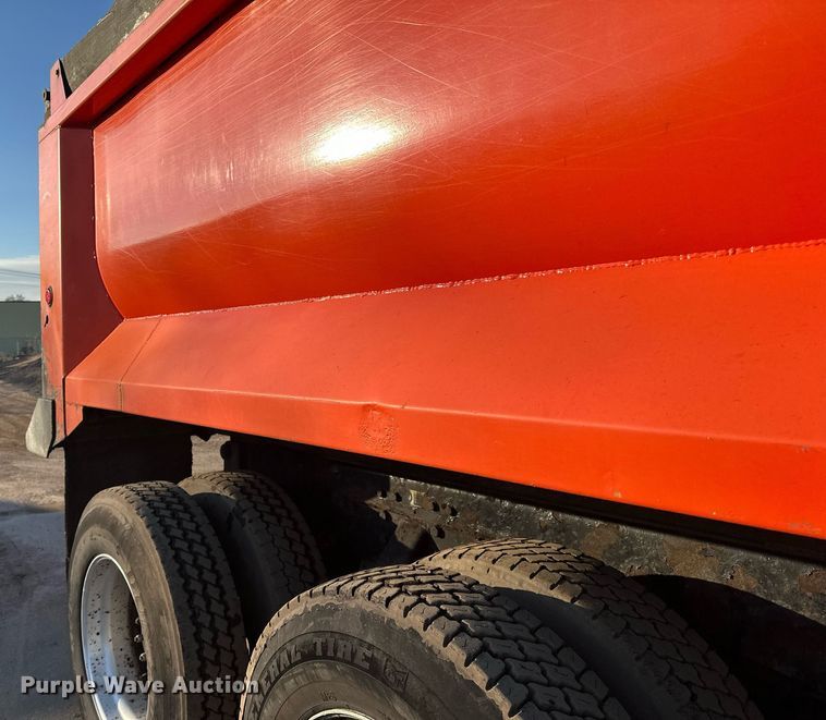 image for item DQ7414 2007 Kenworth  T800 dump truck