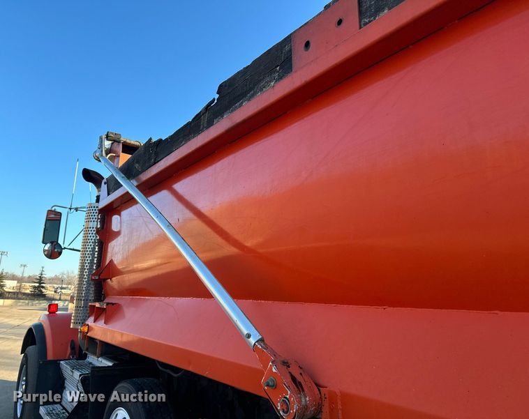 image for item DQ7414 2007 Kenworth  T800 dump truck