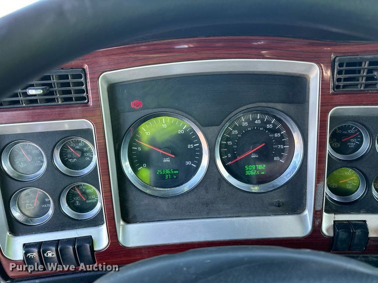 image for item DQ7414 2007 Kenworth  T800 dump truck