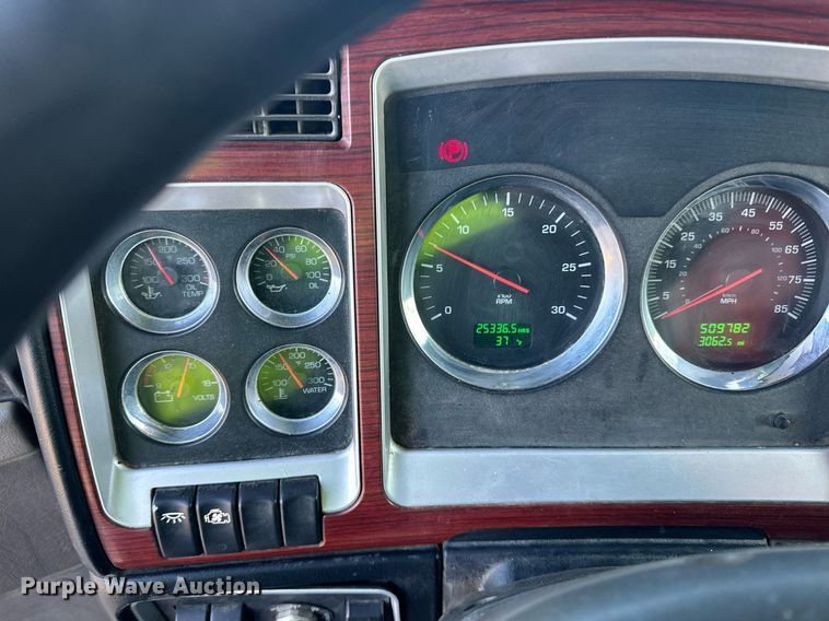 image for item DQ7414 2007 Kenworth  T800 dump truck