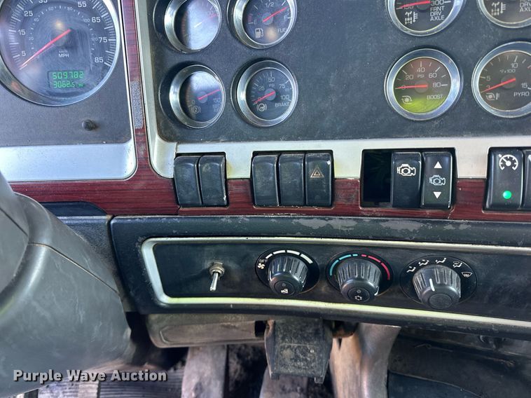 image for item DQ7414 2007 Kenworth  T800 dump truck