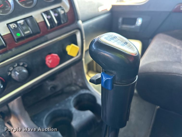 image for item DQ7414 2007 Kenworth  T800 dump truck