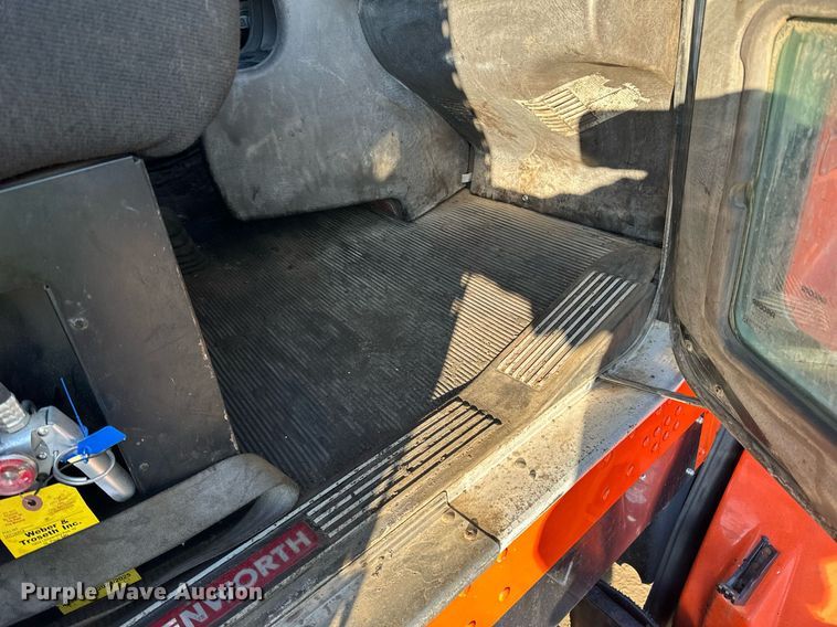 image for item DQ7414 2007 Kenworth  T800 dump truck