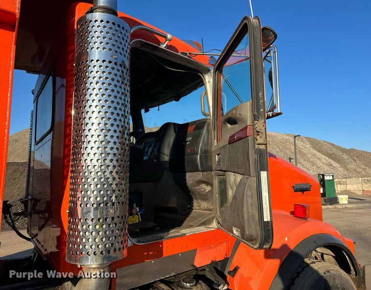 image for item DQ7414 2007 Kenworth  T800 dump truck
