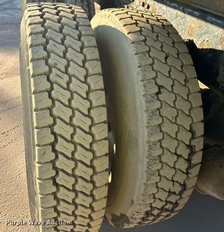 image for item DQ7414 2007 Kenworth  T800 dump truck