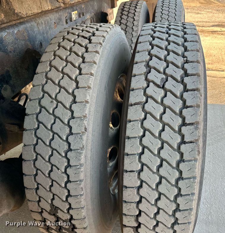 image for item DQ7414 2007 Kenworth  T800 dump truck