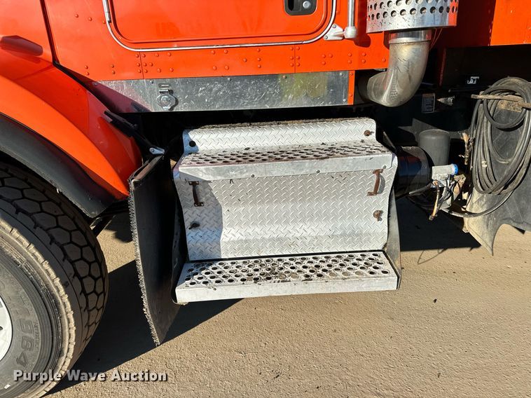 image for item DQ7415 2007 Kenworth  T800 dump truck