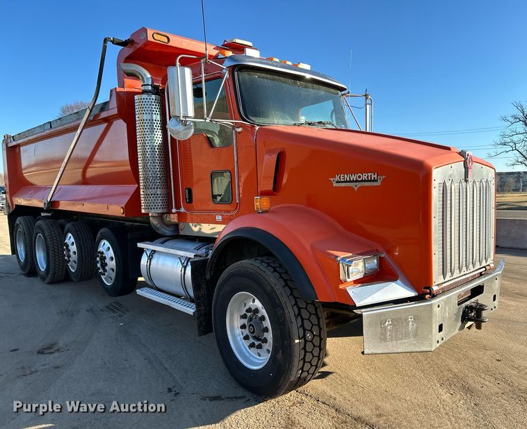 image for item DQ7415 2007 Kenworth  T800 dump truck
