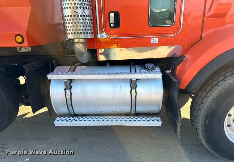 image for item DQ7415 2007 Kenworth  T800 dump truck