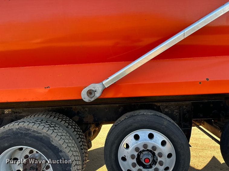 image for item DQ7415 2007 Kenworth  T800 dump truck