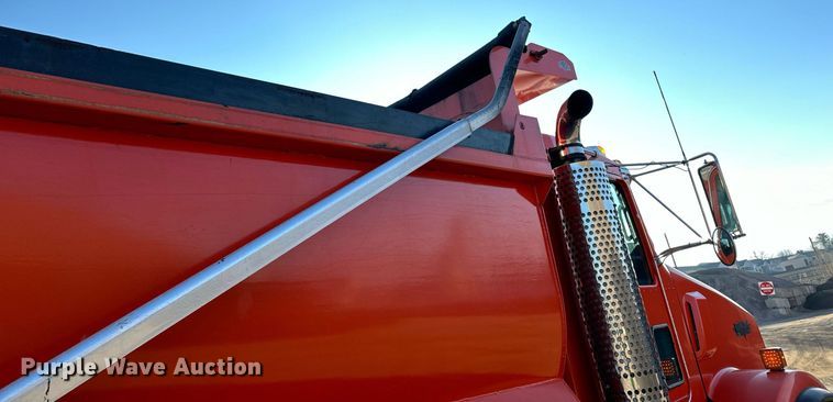 image for item DQ7415 2007 Kenworth  T800 dump truck