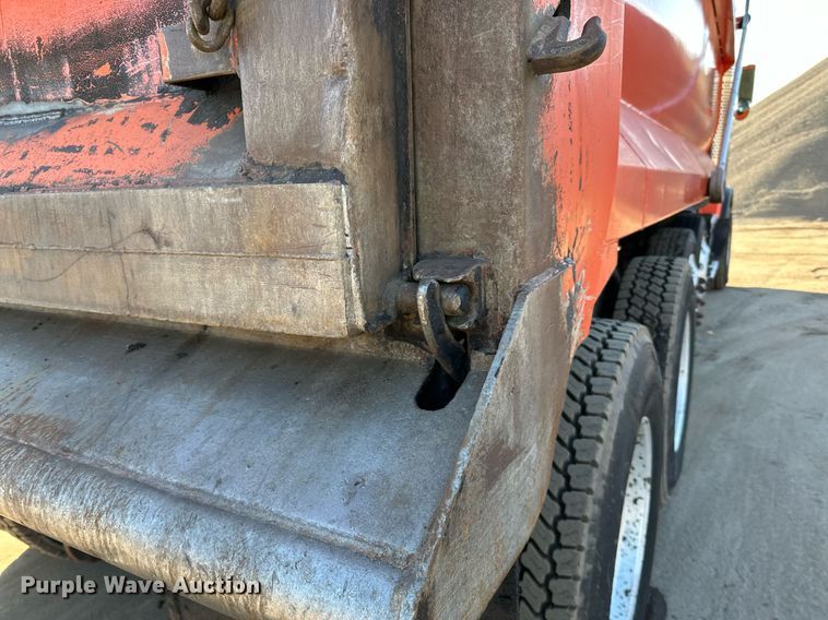 image for item DQ7415 2007 Kenworth  T800 dump truck