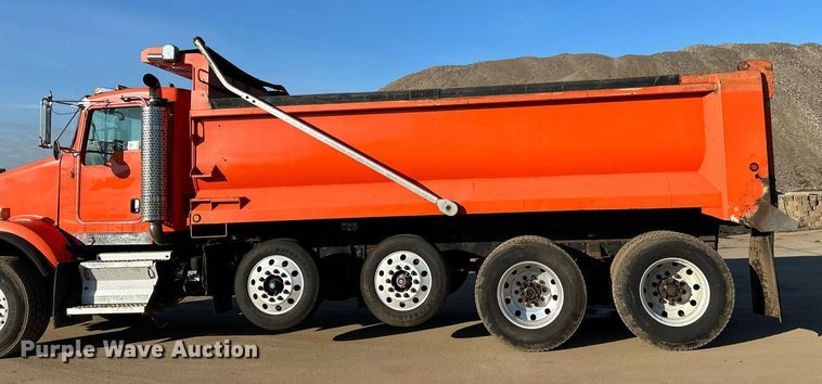 image for item DQ7415 2007 Kenworth  T800 dump truck
