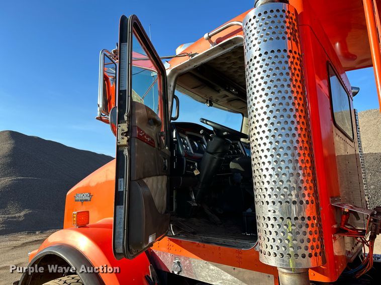 image for item DQ7415 2007 Kenworth  T800 dump truck