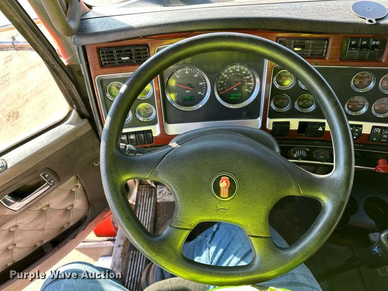 image for item DQ7415 2007 Kenworth  T800 dump truck