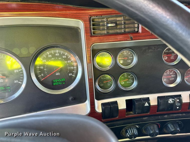 image for item DQ7415 2007 Kenworth  T800 dump truck