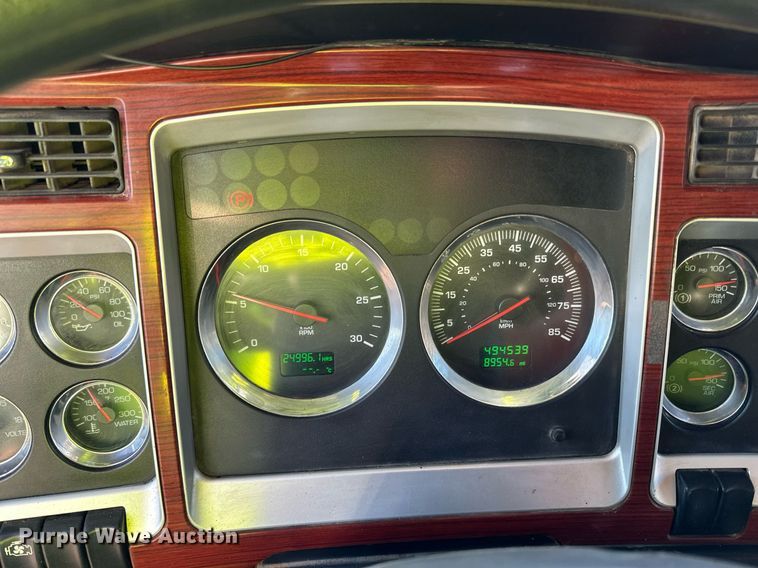 image for item DQ7415 2007 Kenworth  T800 dump truck