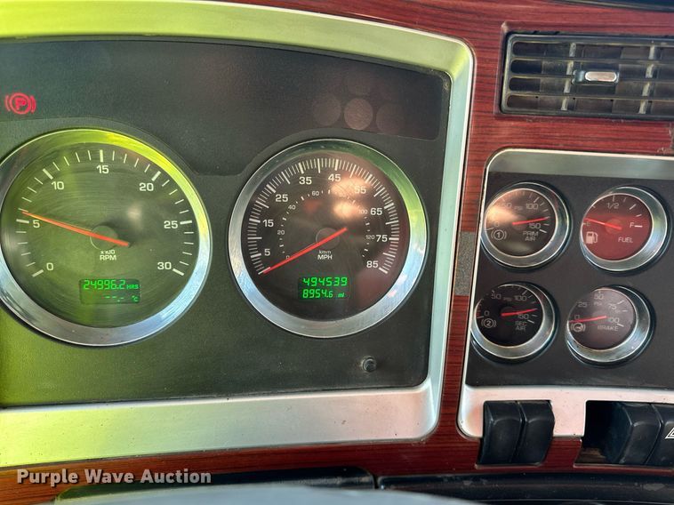 image for item DQ7415 2007 Kenworth  T800 dump truck