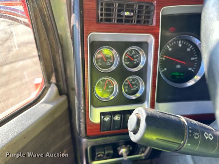 image for item DQ7415 2007 Kenworth  T800 dump truck