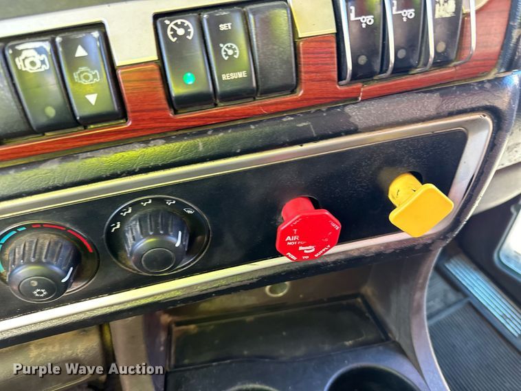 image for item DQ7415 2007 Kenworth  T800 dump truck