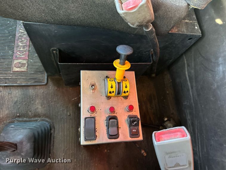 image for item DQ7415 2007 Kenworth  T800 dump truck