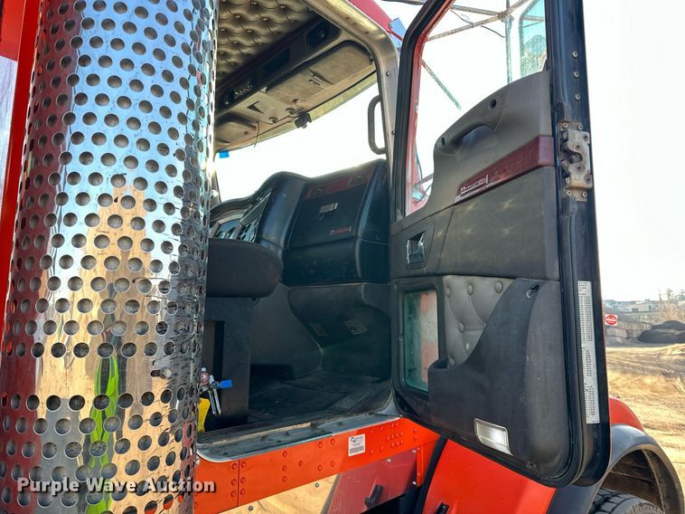 image for item DQ7415 2007 Kenworth  T800 dump truck