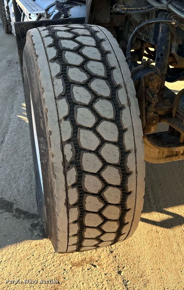 image for item DQ7415 2007 Kenworth  T800 dump truck