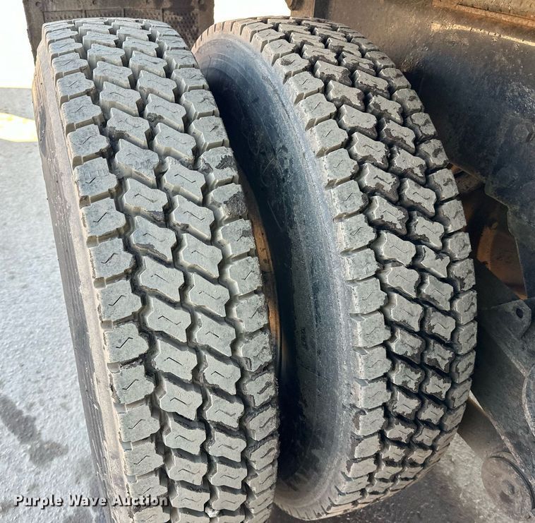 image for item DQ7415 2007 Kenworth  T800 dump truck