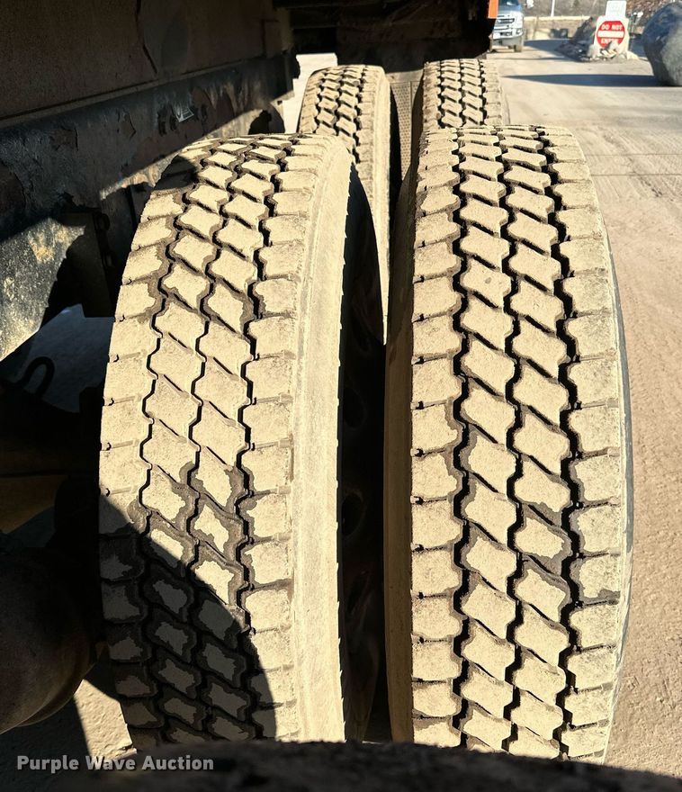 image for item DQ7415 2007 Kenworth  T800 dump truck