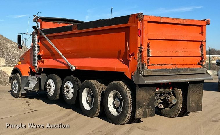 image for item DQ7416 2007 Kenworth  T800 dump truck
