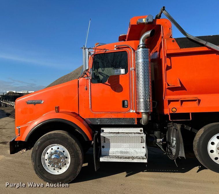 image for item DQ7416 2007 Kenworth  T800 dump truck