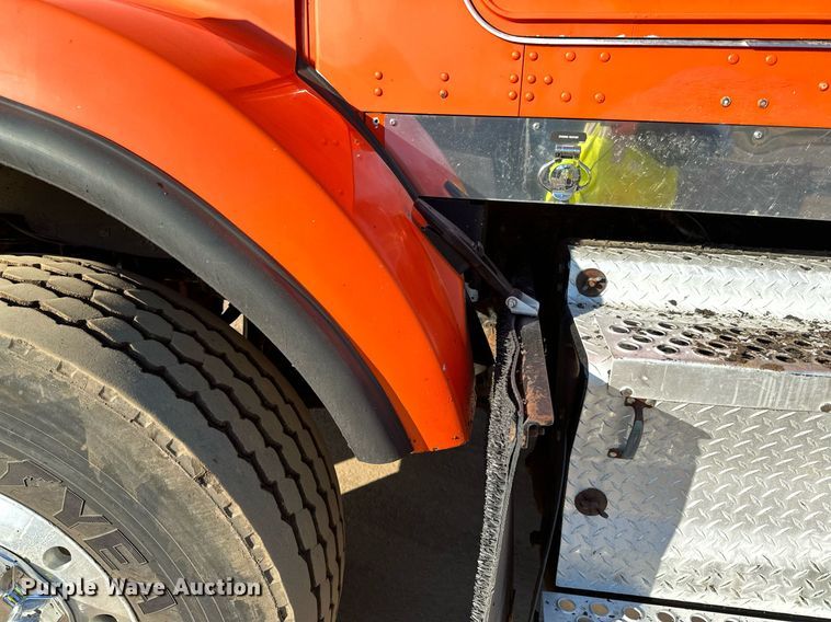 image for item DQ7416 2007 Kenworth  T800 dump truck