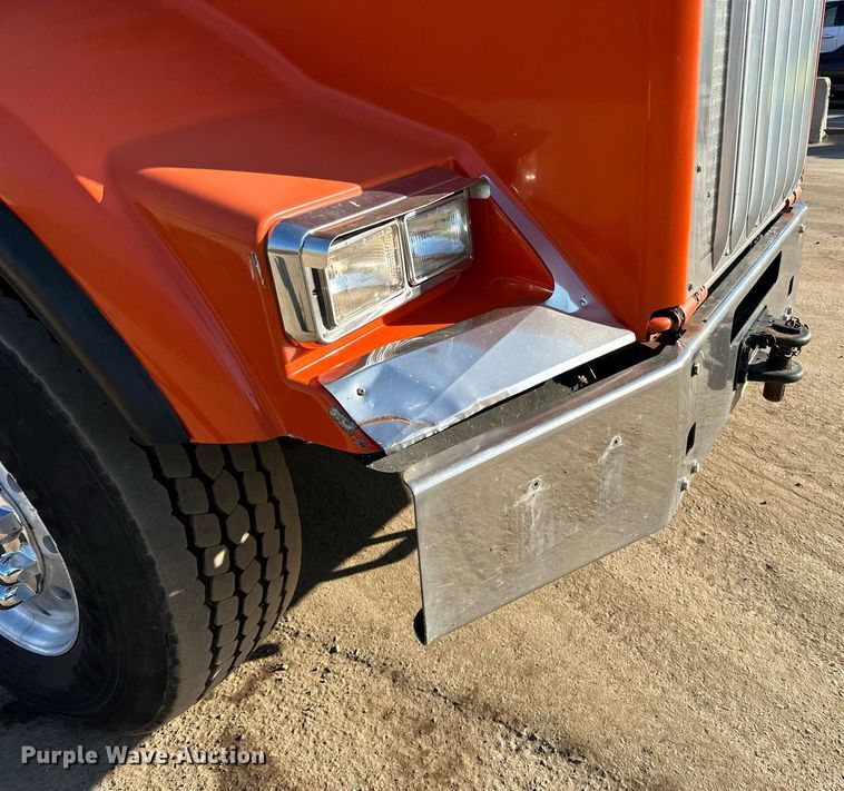 image for item DQ7416 2007 Kenworth  T800 dump truck