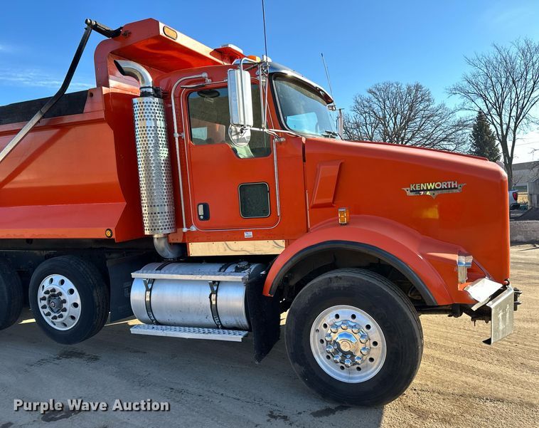 image for item DQ7416 2007 Kenworth  T800 dump truck