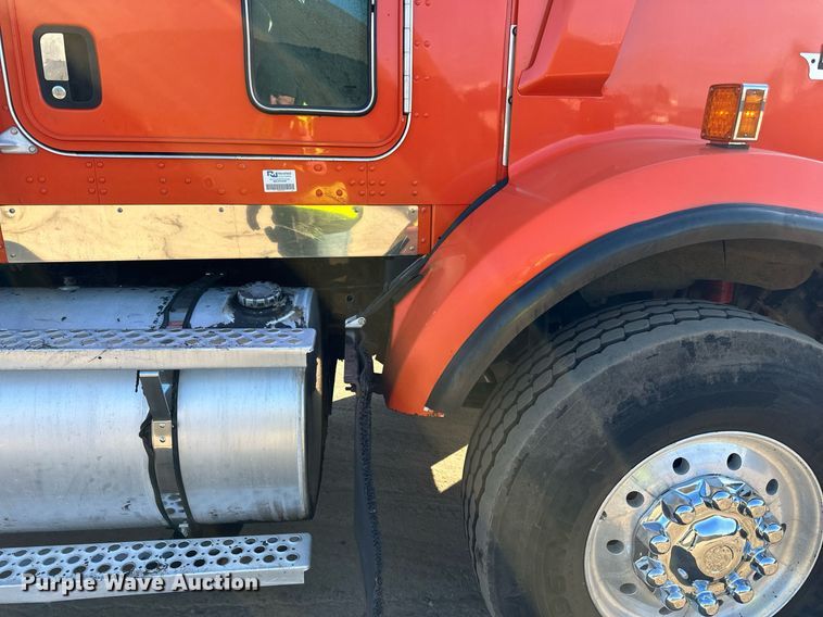 image for item DQ7416 2007 Kenworth  T800 dump truck