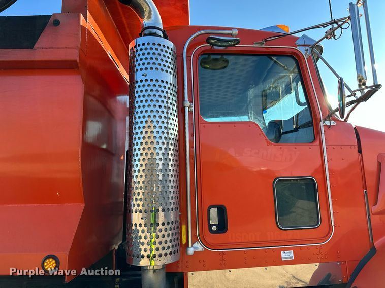 image for item DQ7416 2007 Kenworth  T800 dump truck