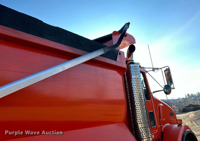 image for item DQ7416 2007 Kenworth  T800 dump truck