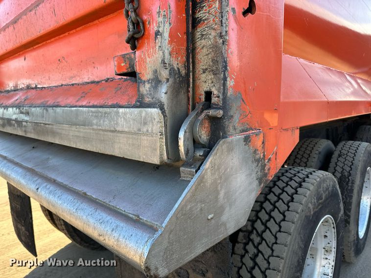 image for item DQ7416 2007 Kenworth  T800 dump truck