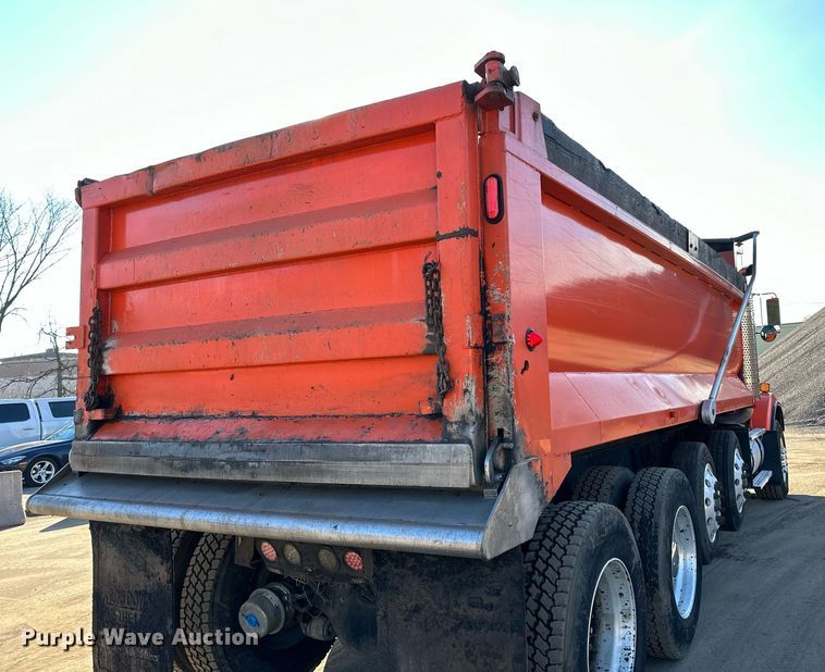 image for item DQ7416 2007 Kenworth  T800 dump truck