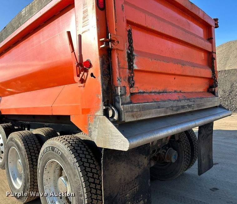 image for item DQ7416 2007 Kenworth  T800 dump truck