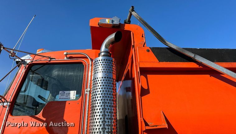 image for item DQ7416 2007 Kenworth  T800 dump truck
