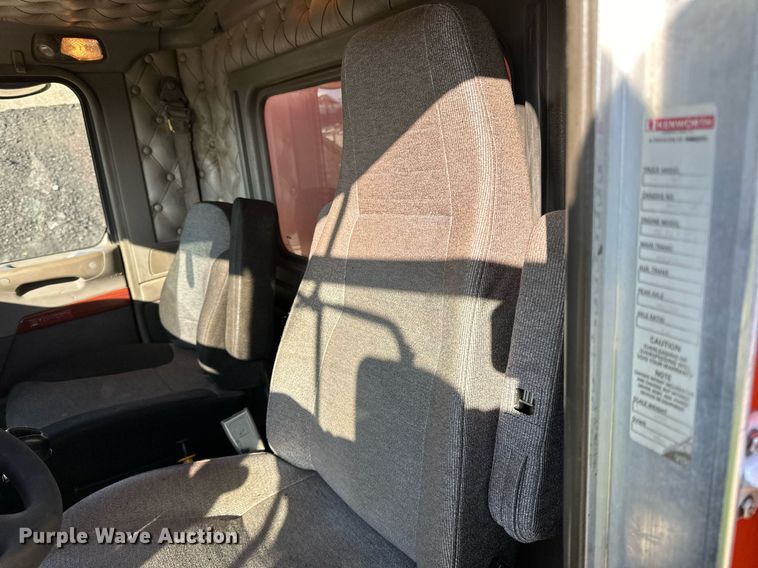 image for item DQ7416 2007 Kenworth  T800 dump truck