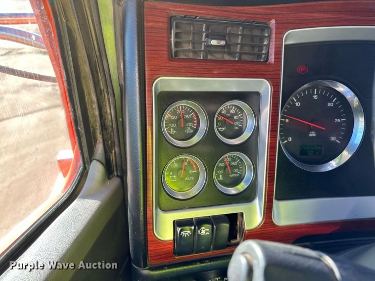 image for item DQ7416 2007 Kenworth  T800 dump truck