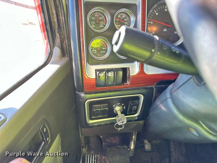 image for item DQ7416 2007 Kenworth  T800 dump truck