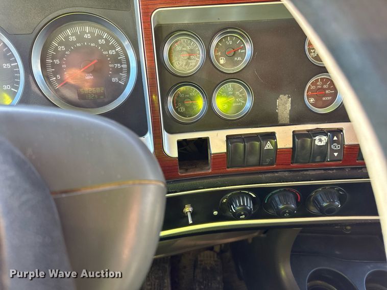 image for item DQ7416 2007 Kenworth  T800 dump truck